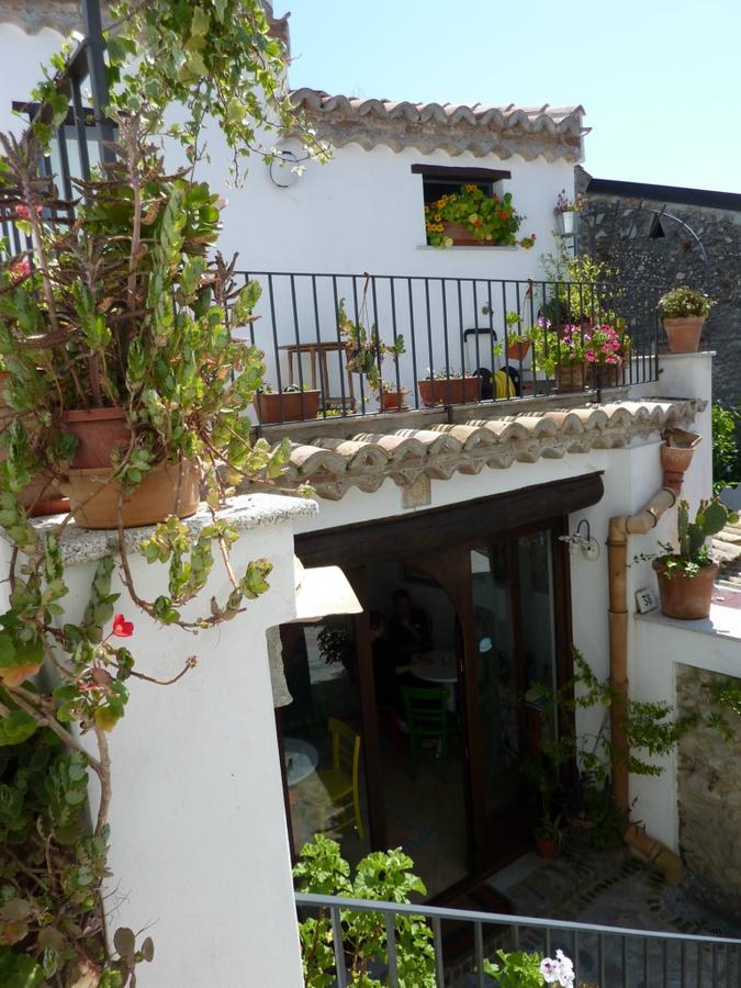 B&B Amphisya Roccella Ionica Exterior photo